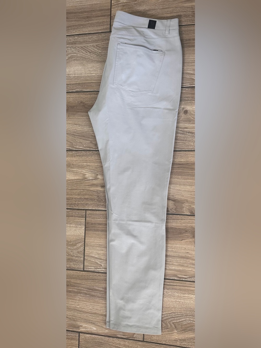 Vuori Men’s Chino Pants - Light Gray